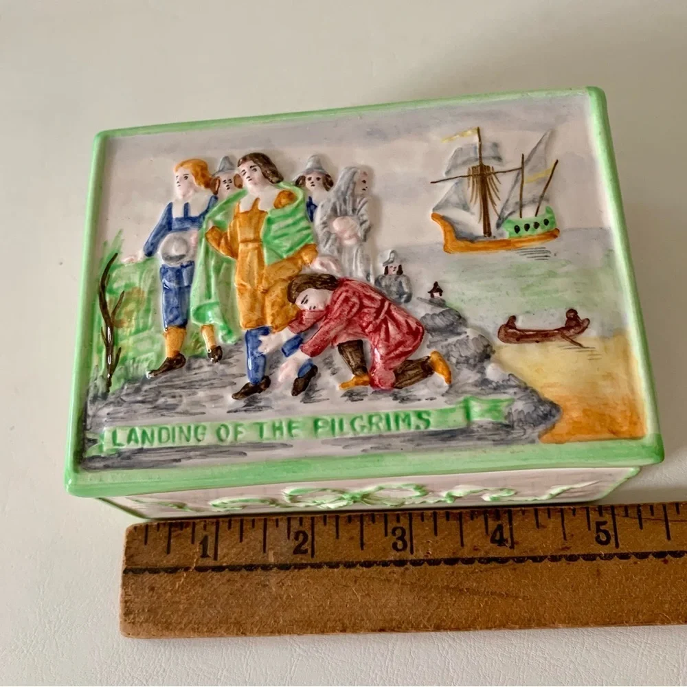 Vintage Landing Of The Piligrims Ceramic Trinket Box Italy 2.5/4/5”